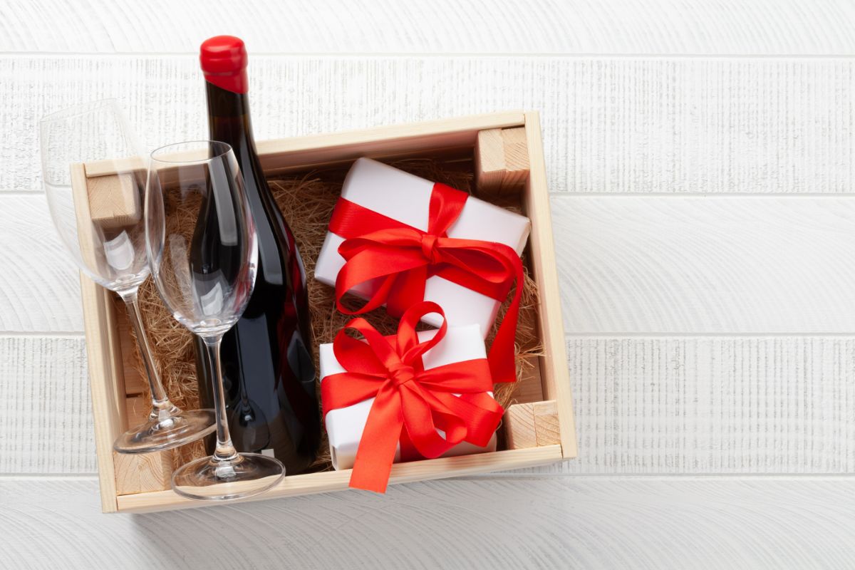 6 Best Liquor to Give as Gifts Flasked Liquor Store